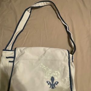 White shoulder bag
